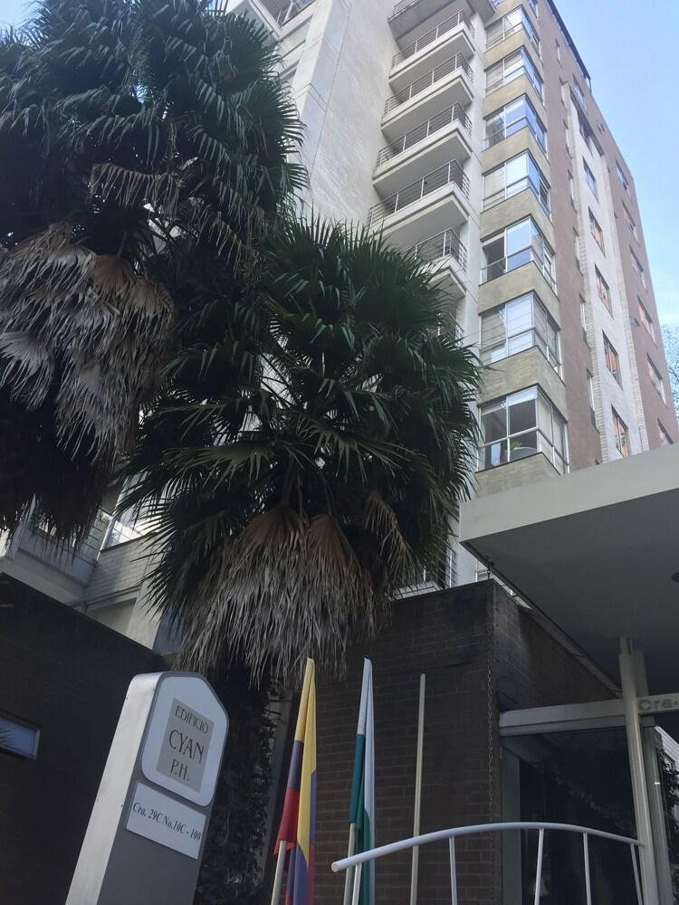 Cyan Suites Poblado By Mde Bnb Medellín Exterior foto