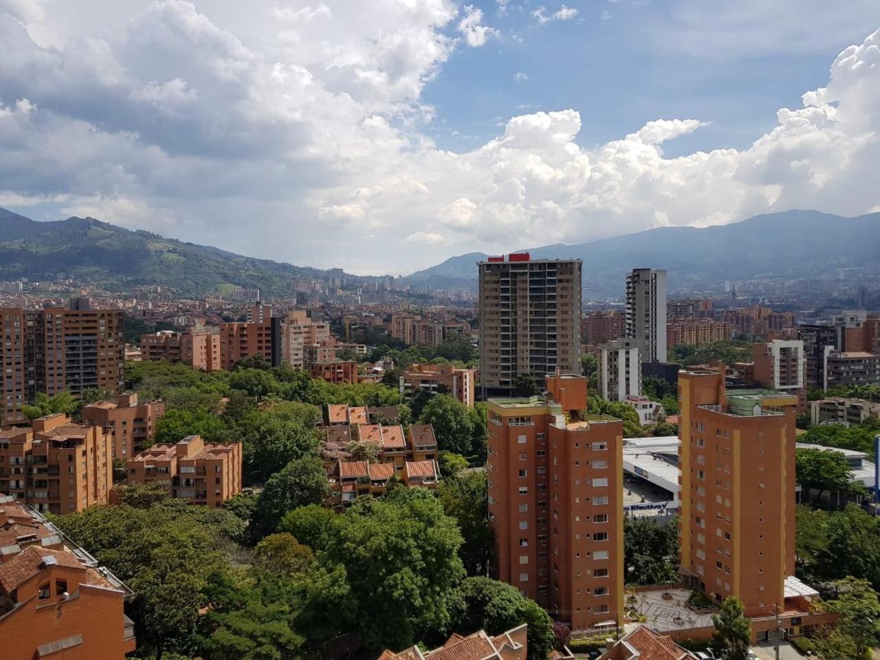 Cyan Suites Poblado By Mde Bnb Medellín Exterior foto