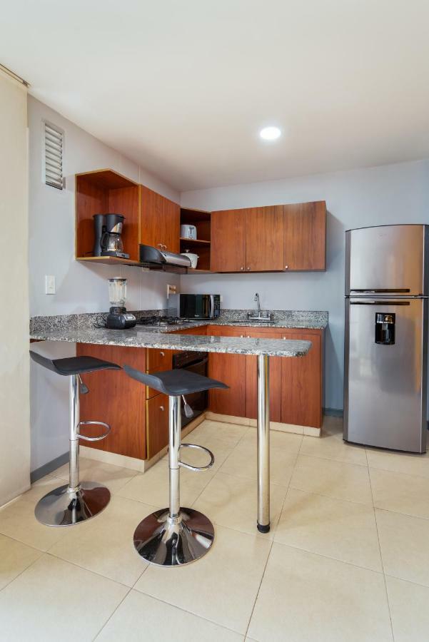 Cyan Suites Poblado By Mde Bnb Medellín Exterior foto