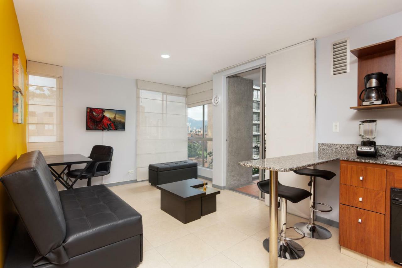 Cyan Suites Poblado By Mde Bnb Medellín Exterior foto