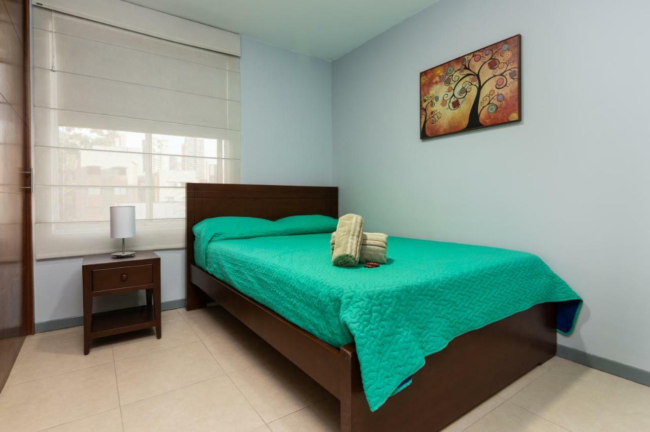 Cyan Suites Poblado By Mde Bnb Medellín Exterior foto